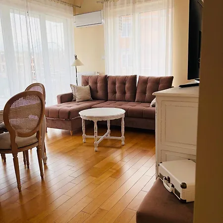 Juno 7 Apartment *