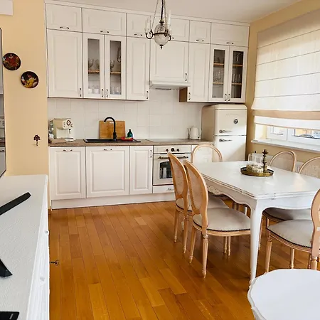 Apartment Juno 7 *